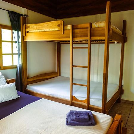 Pura Vida Vegana Hotel Cahuita Bagian luar foto
