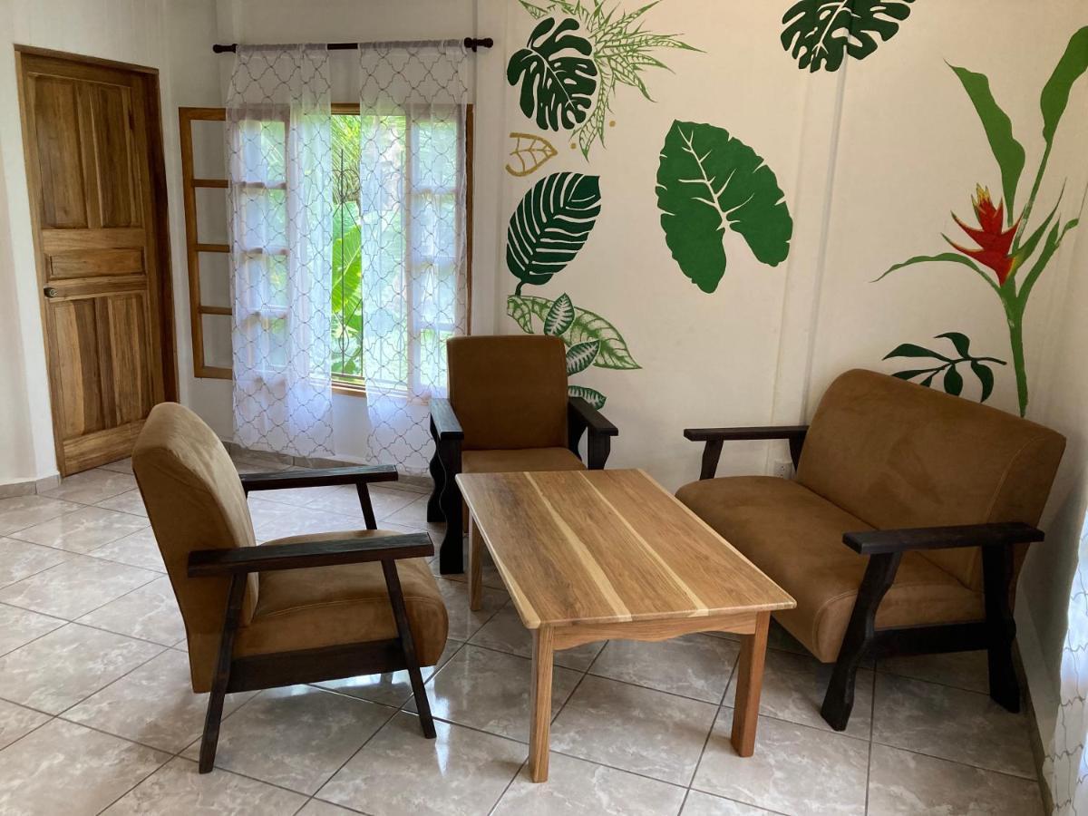 Pura Vida Vegana Hotel Cahuita Bagian luar foto